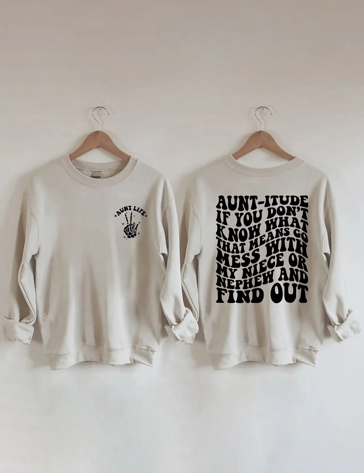 Aunt-itude Skeleton Hand Aunt Life Funny Niece Nephew Family Sweatshirt